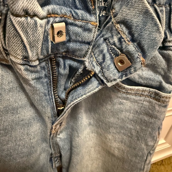 GAP Kids Light Blue Jeans - Picture 3 of 4